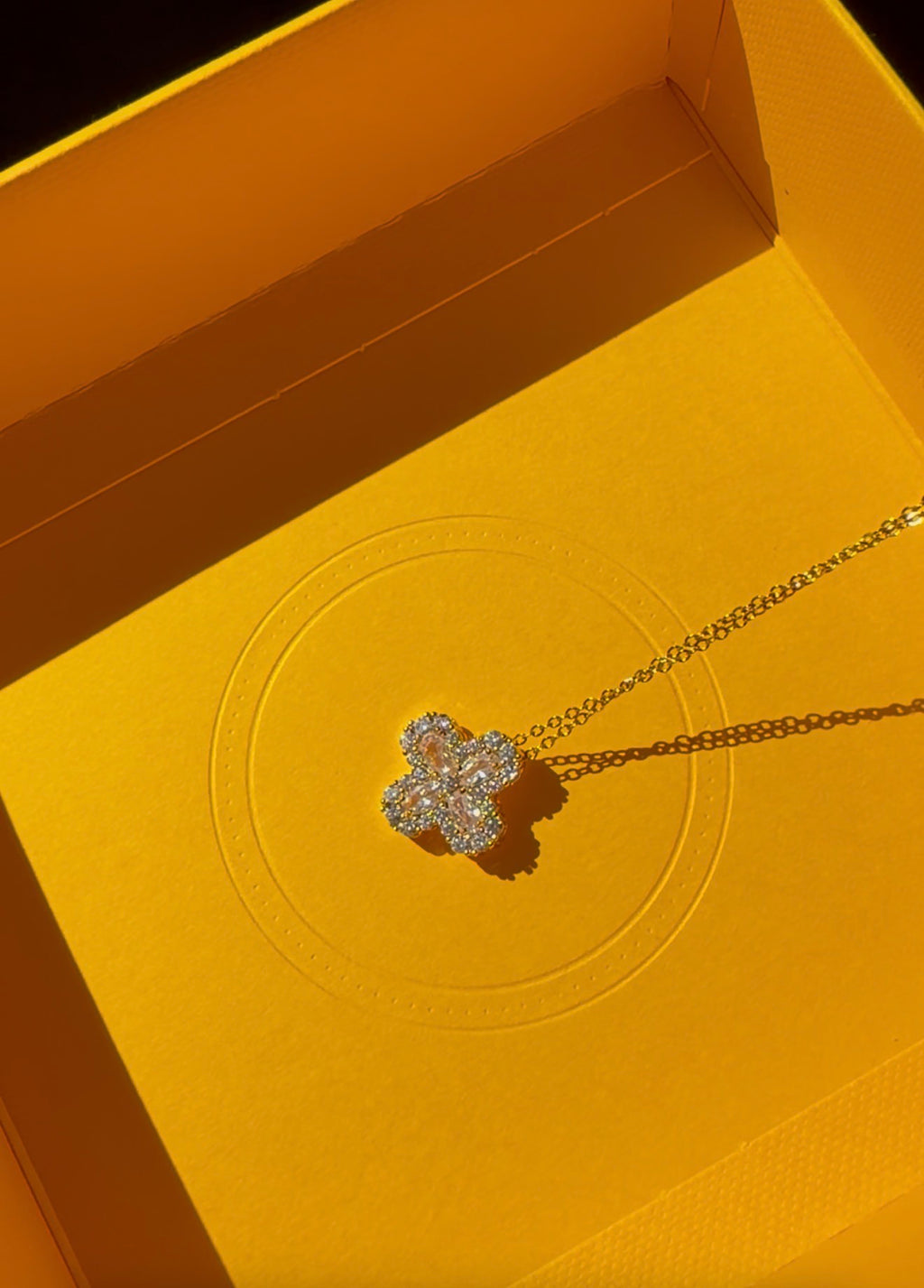 Collier Romane